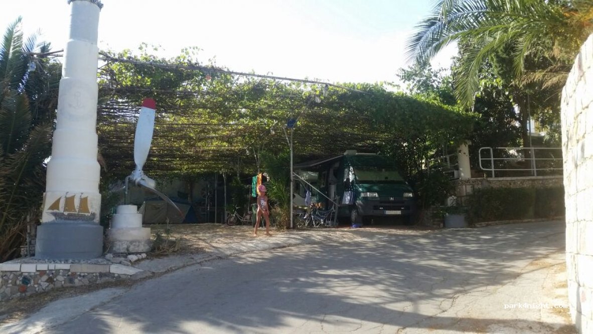 Autocamp Podstrana — foto