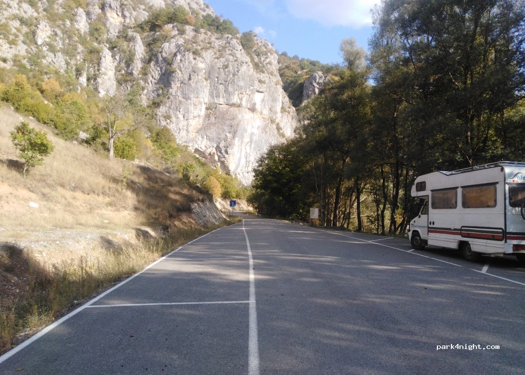 (511 00) Grevena - Unnamed Road — foto 2