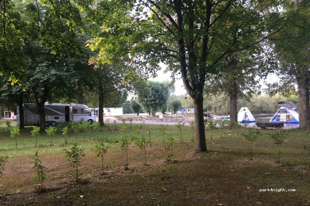 Camping Les Terres Rouges — foto