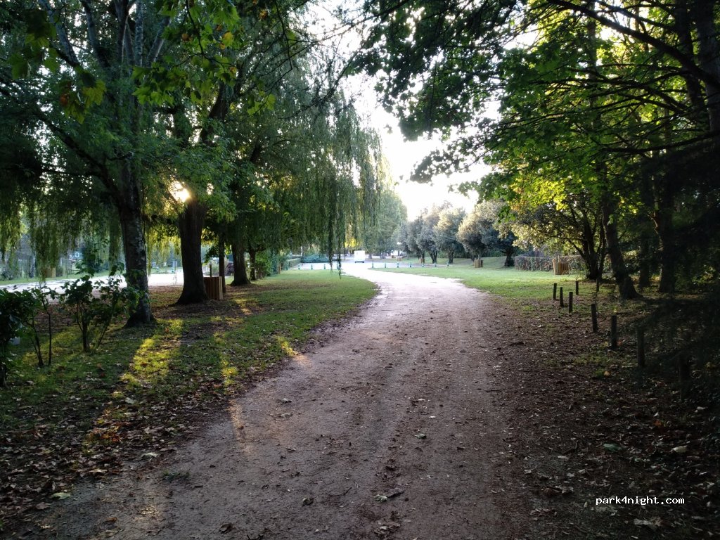(37150) Chenonceaux - Rue du Château — foto