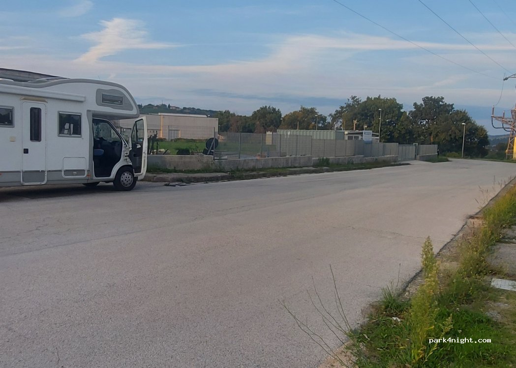 (62020) Caldarola - 9 Via Martiri di Montalto — foto 3