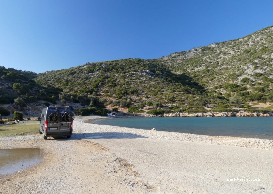 (370 05) Gerakas - Unnamed Road — foto 2