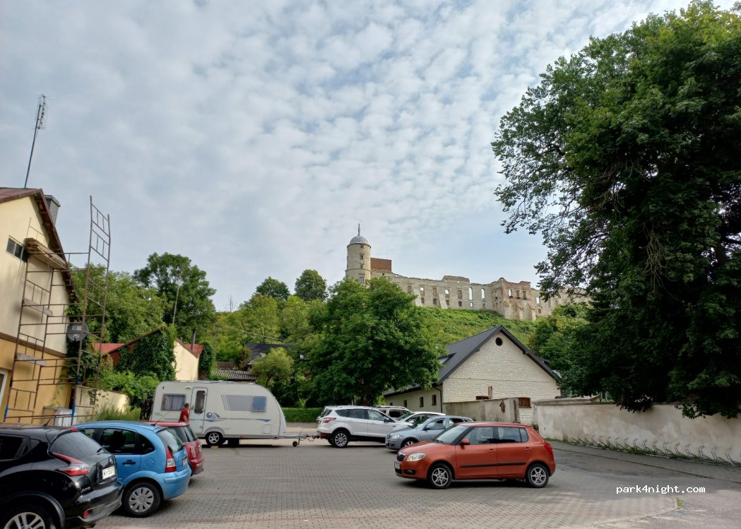 (24-123) Janowiec - 5 Rynek — foto