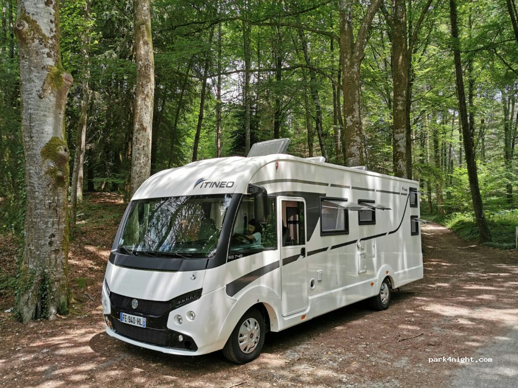(24450) Saint-Pierre-de-Frugie - D67 — foto