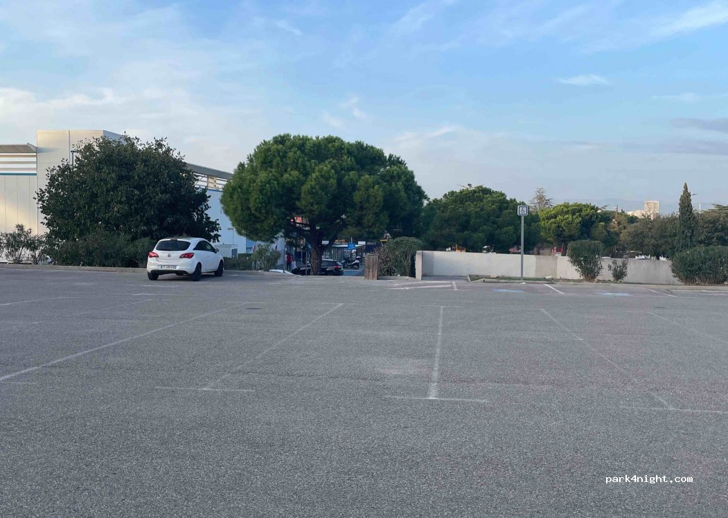 (13009) Marseille - 19 Allée Emmanuel Chabrier — foto