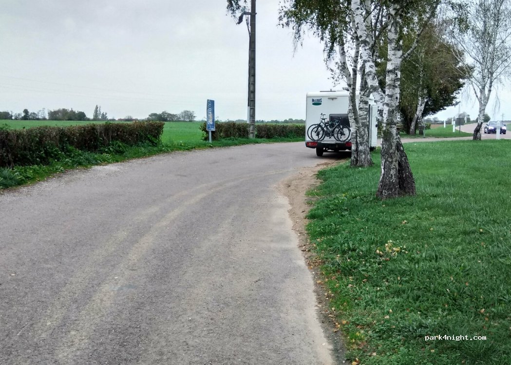 (71330) Simard - 7 Hameau Petit Cerisier — foto