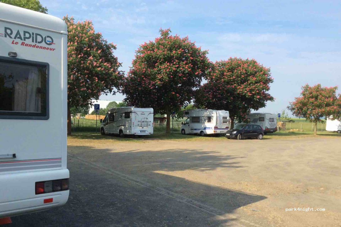 Wohnmobilstellplatz Hungen — foto 2