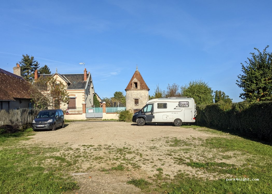 (45340) Chambon-la-Forêt - 18 Rue du Sculpteur Oscar Roty — foto