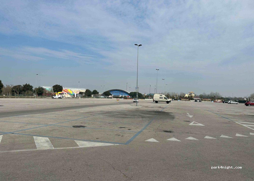 (30021) Caorle - 24 Corso G. Chiggiato — foto 4