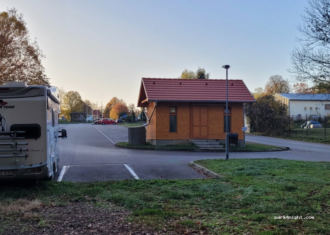 (7628) Pécs - 11 Zuzmó utca — foto