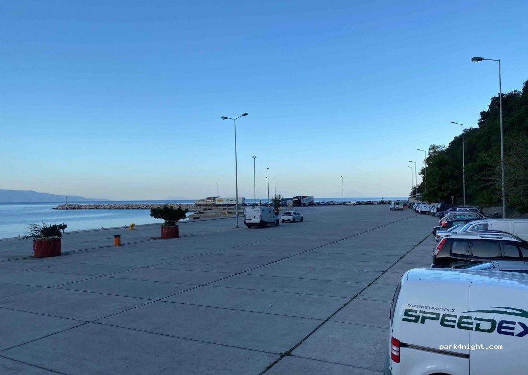 (281 00) Lefkes - Unnamed Road — foto