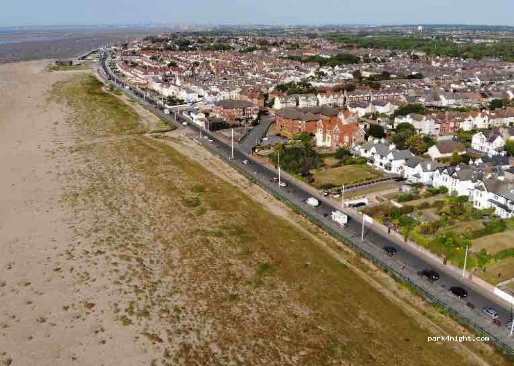 (CH47 2BB) Hoylake - 4 North Parade — foto