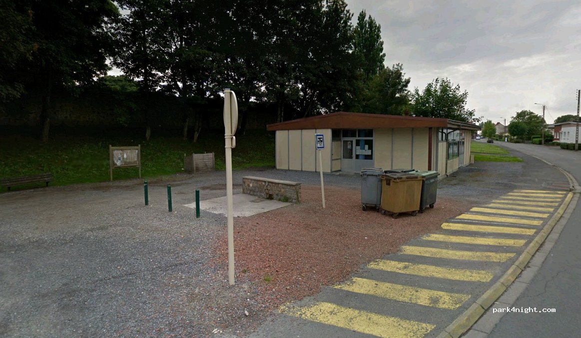 Aire de camping car Bavay — foto