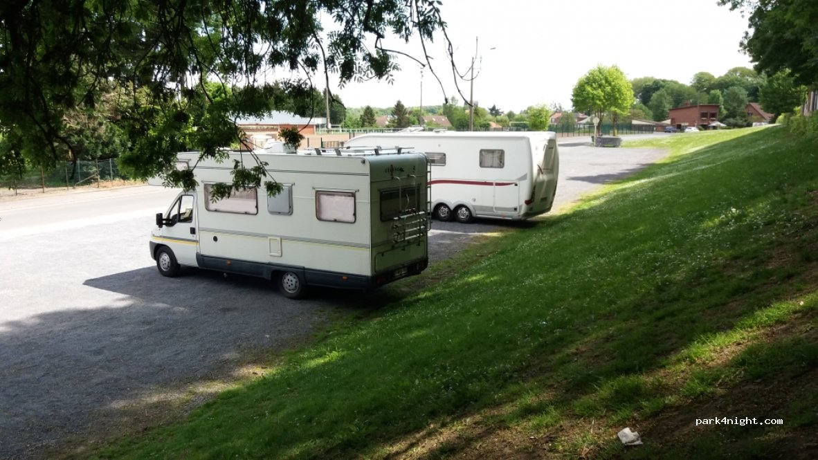 Aire de camping car Bavay — foto 2