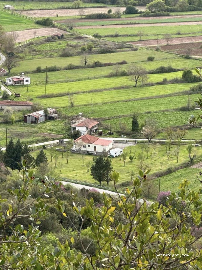 FARMHOUSE — foto