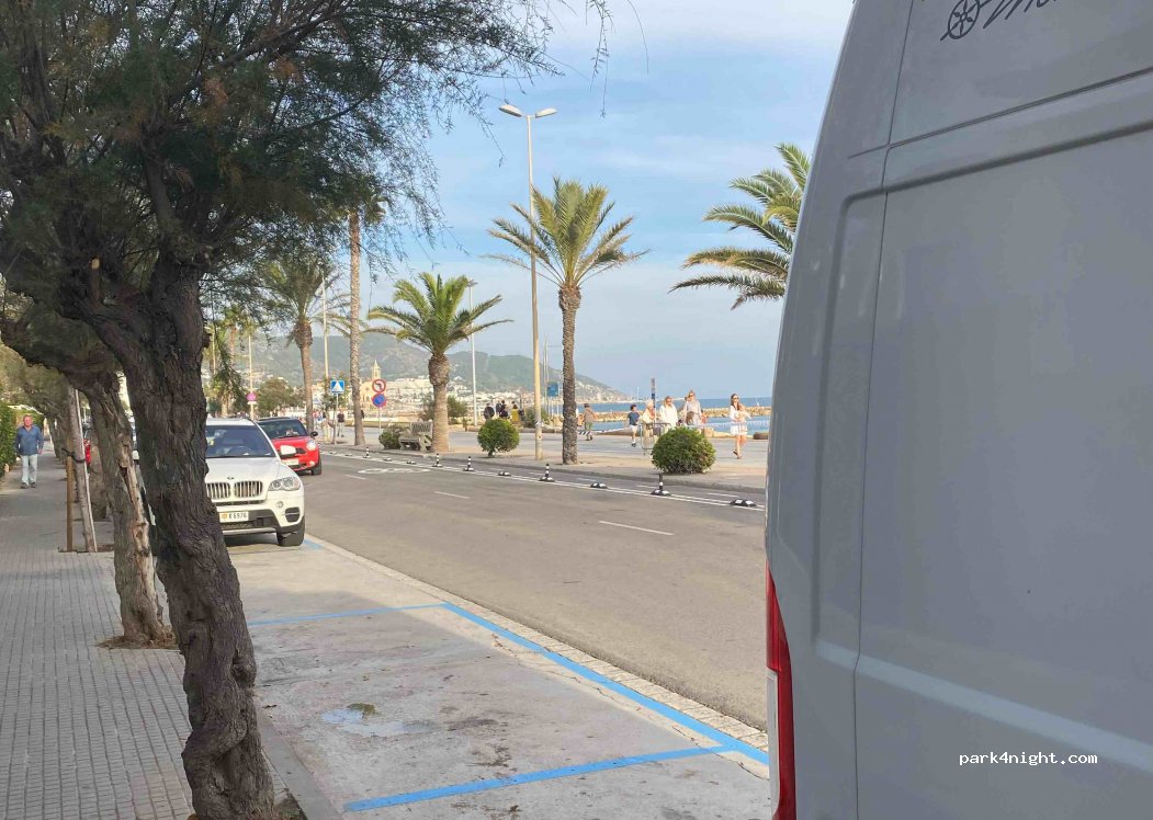 (08870) Sitges - 27 Passeig Marítim — foto 2