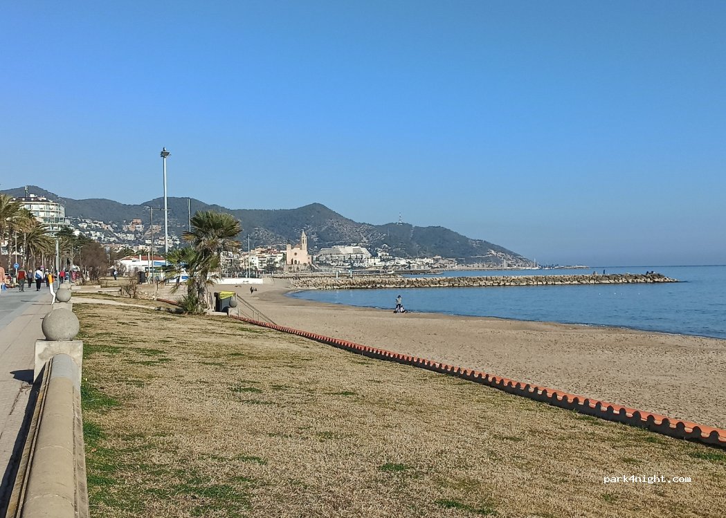 (08870) Sitges - 27 Passeig Marítim — foto 4