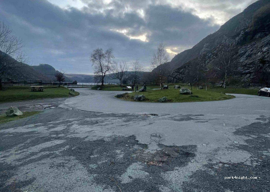 (LD6 5HP) Rhayader - Unnamed Road — foto