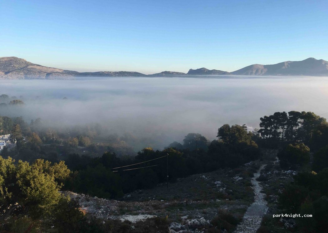 (720 52) Psychro Cave - Unnamed Road — foto