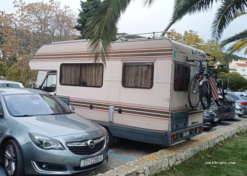 (21000) Split - 2 Sustipanski put — foto