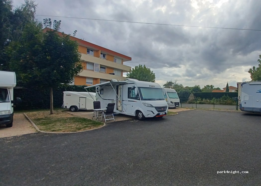 (63500) Issoire - Boulevard Andre Malraux — foto 2