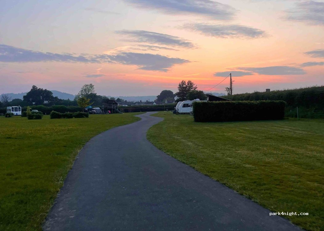 Erwlon Caravan & Camping Park — foto 4