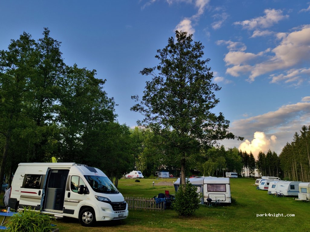 Hölö ladans Camping — foto