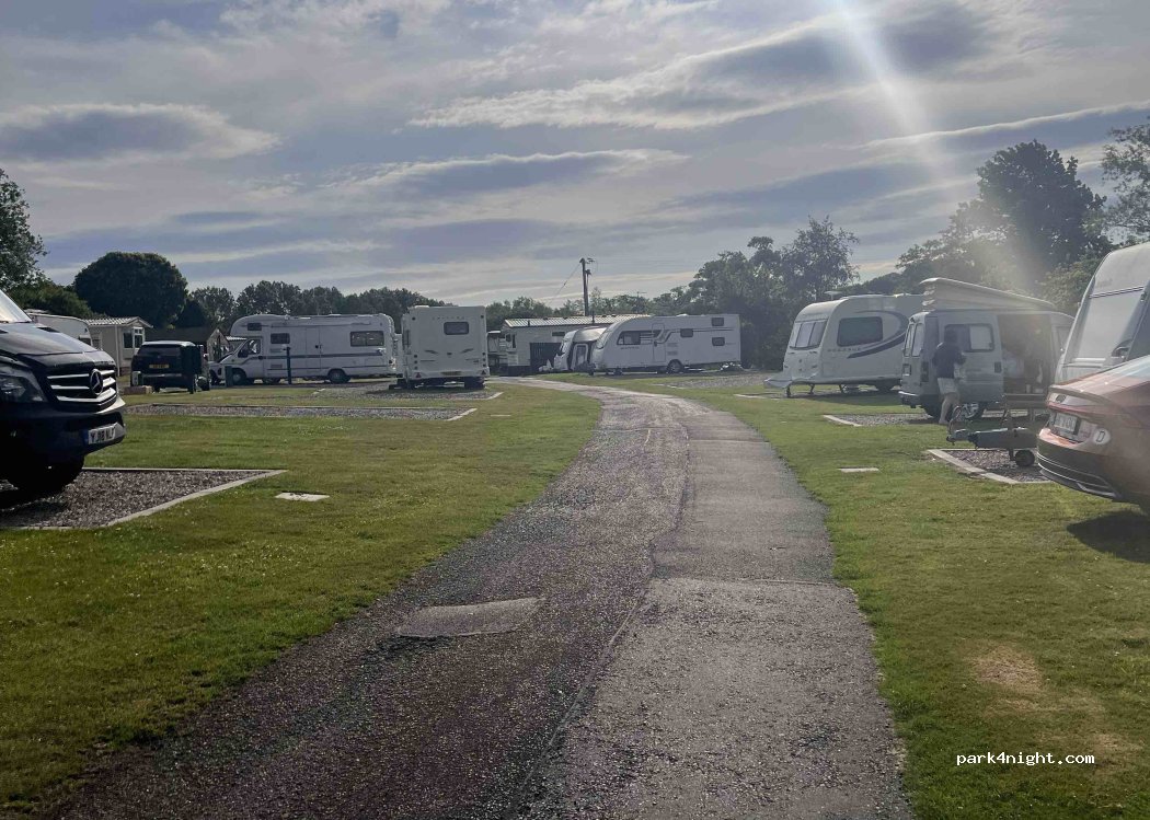 Riverside Caravan Park — foto