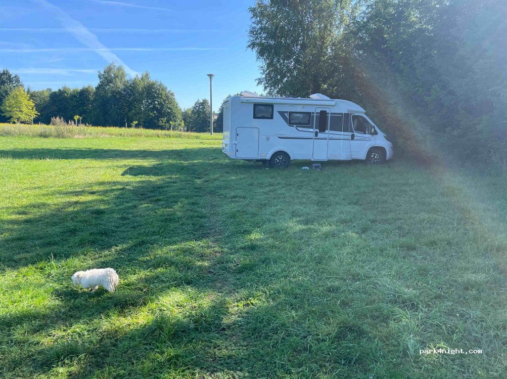 (591 02) Polnička - Unnamed Road — foto