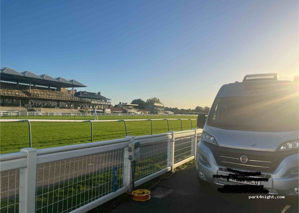 Warwick Racecourse Club Campsite — foto 2