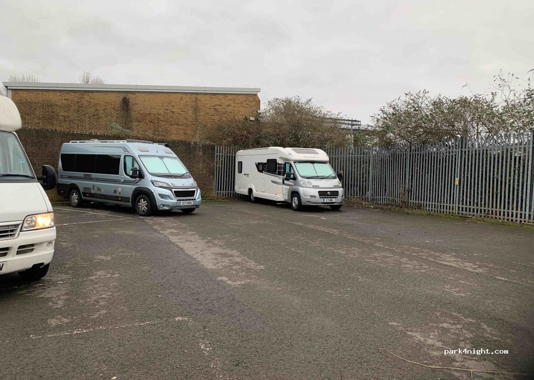 (CF24 2FH) Cardiff - Garth St — foto
