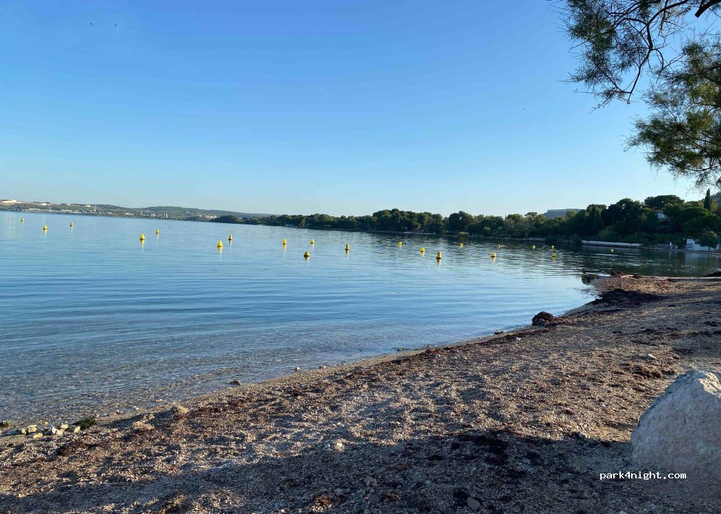 (13127) Vitrolles - 8 Plage des Marettes — foto 2