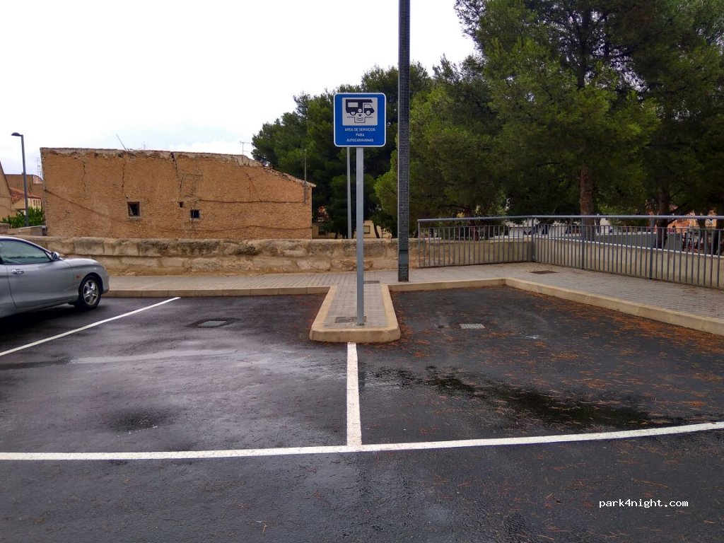 (02640) Almansa - 1 Plaza Primero de Mayo — foto