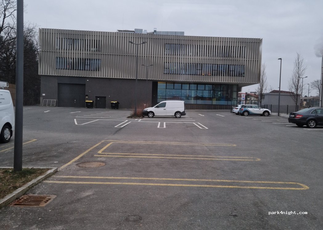 (5301) Eugendorf - 6 Wiener Straße — foto