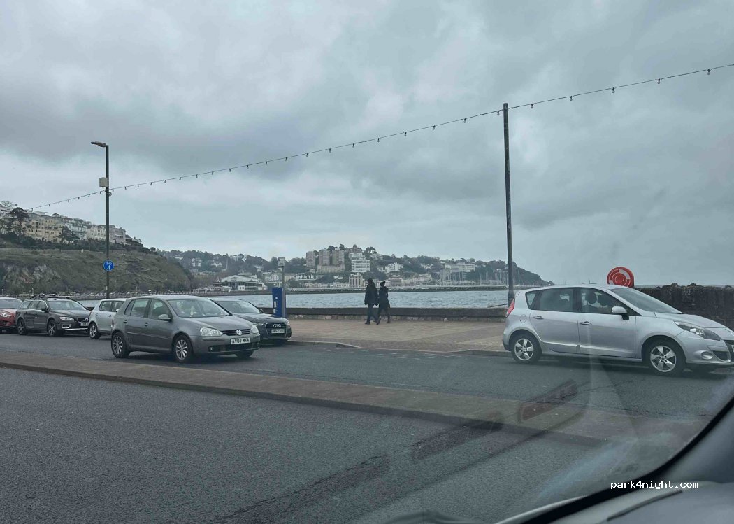 (TQ2 5HB) Torquay - 15962 Torbay Road — foto