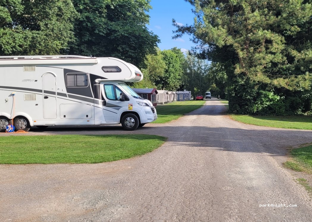 Thorntons Holt Camping Park — foto