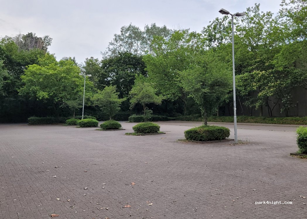 (30823) Garbsen - 36A Berenbosteler Straße — foto