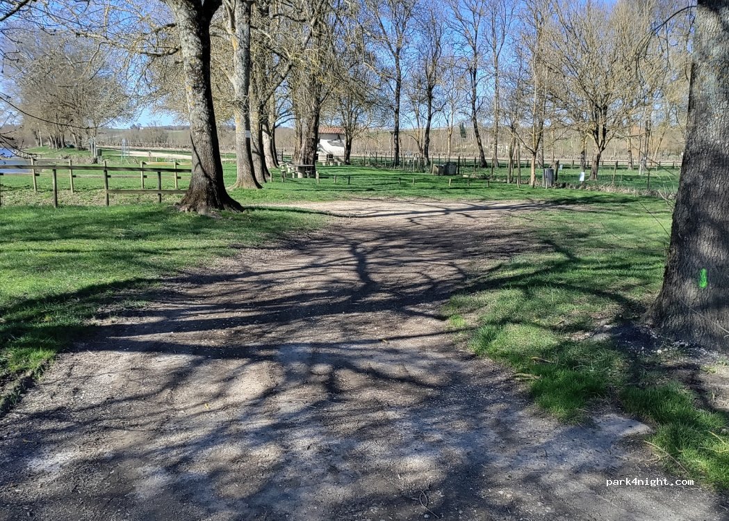 (17610) Dompierre-sur-Charente - D24 — foto