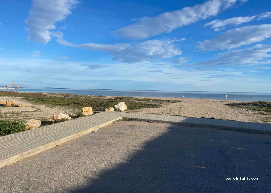 (03779) Deveses - Carrer Riu Cervol — foto