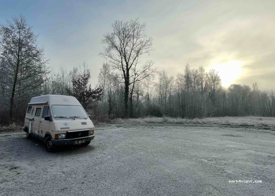 Parking du lac d'Emprunt — foto 2
