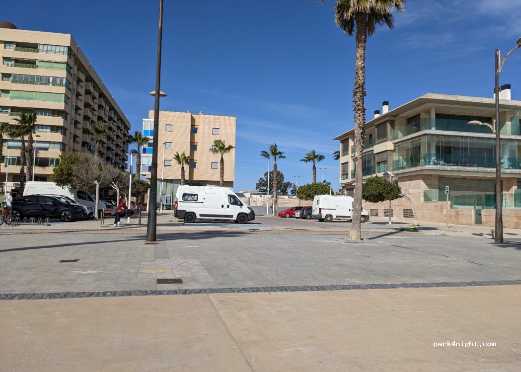(46120) Alboraia - 81 Passeig Marítim de la Patacona — foto