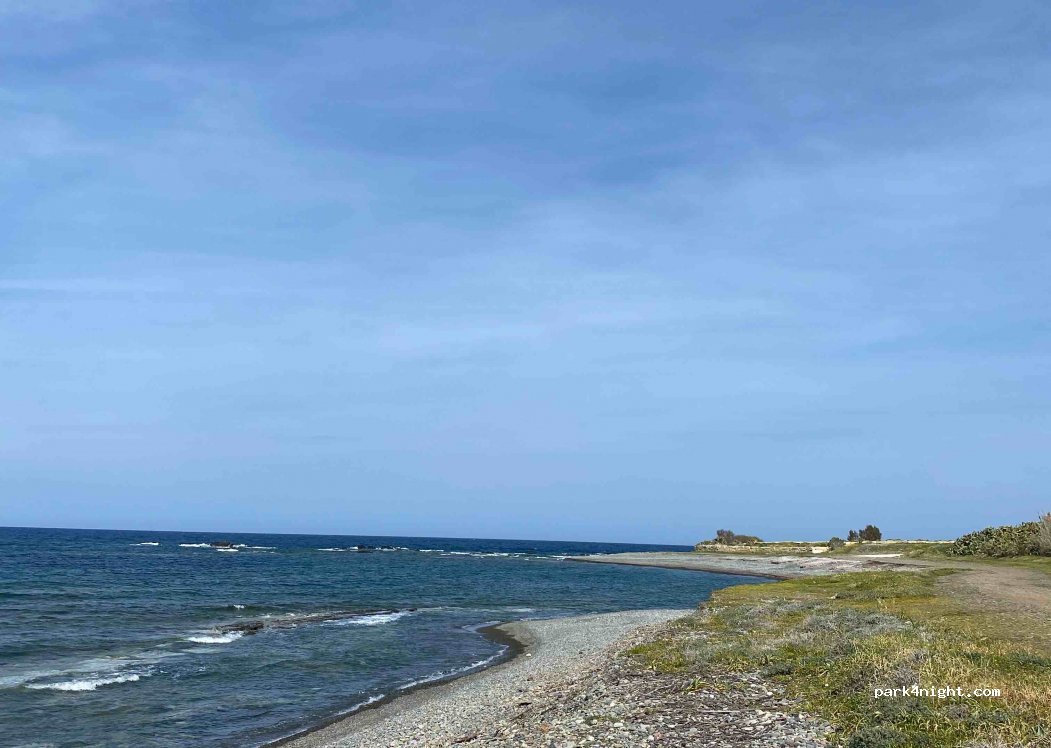 Pomos - Pomos Beach Road — foto