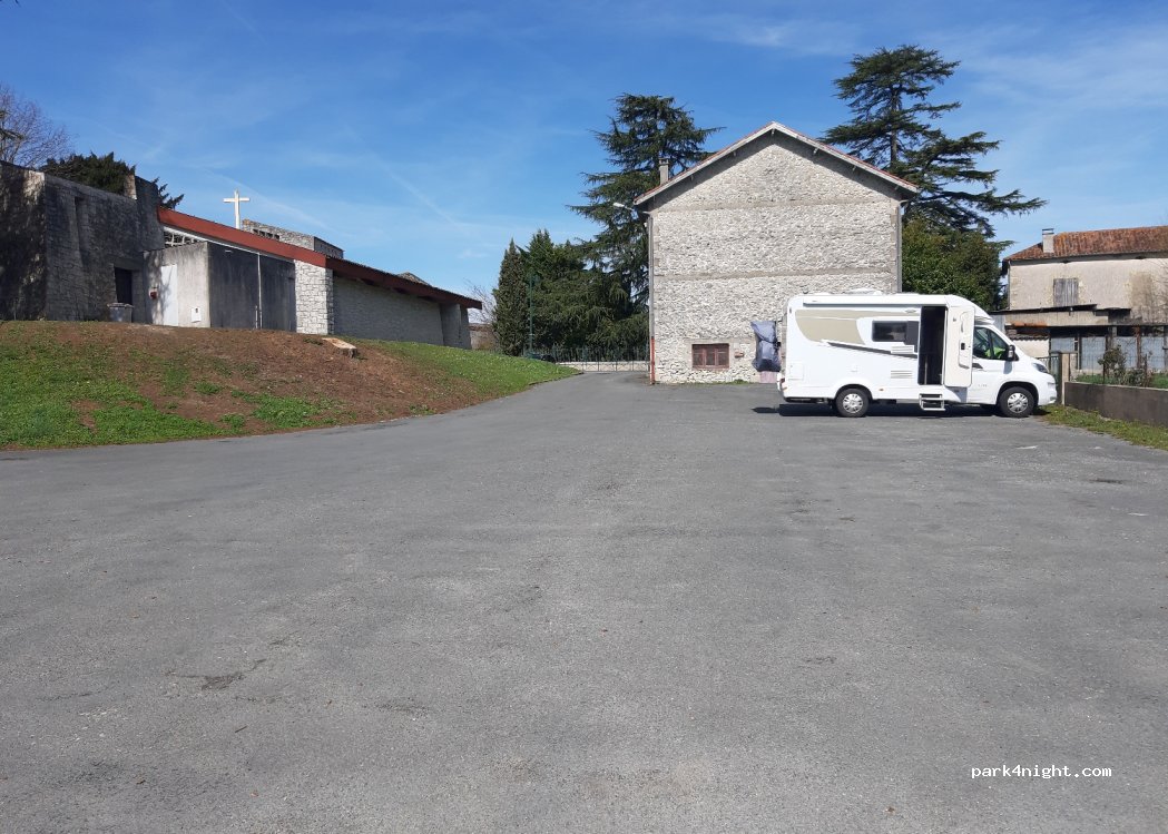 (47290) Cancon - 6 Place de l'Église — foto 2