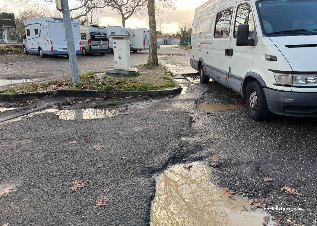 (33120) Arcachon - 2-4 Boulevard Mestrezat — foto 3