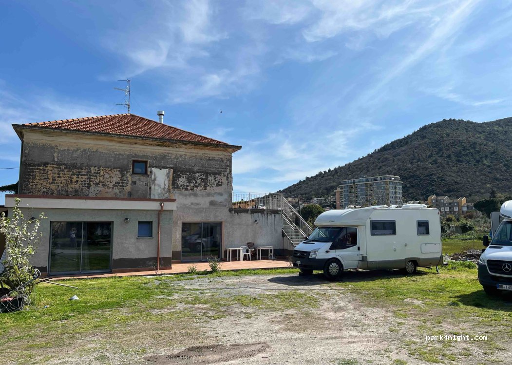 (17052) Borghetto Santo Spirito - 430 Via Po — foto 5
