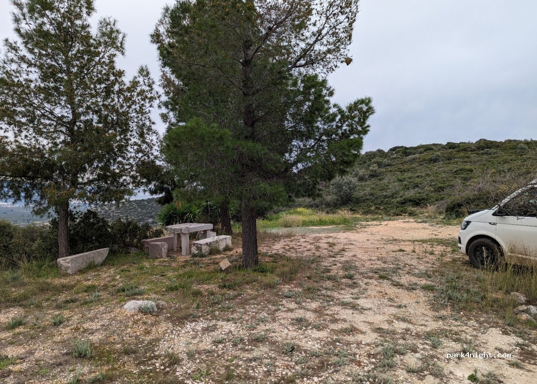 (211 00) Lefkakia - Unnamed Road — foto