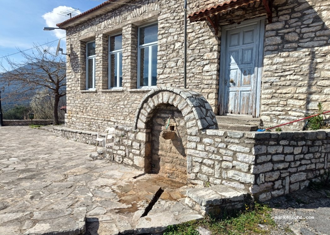 (250 04) Mouria - Eparchiaki Odos Ano Klitoria-Kontovazaina — foto