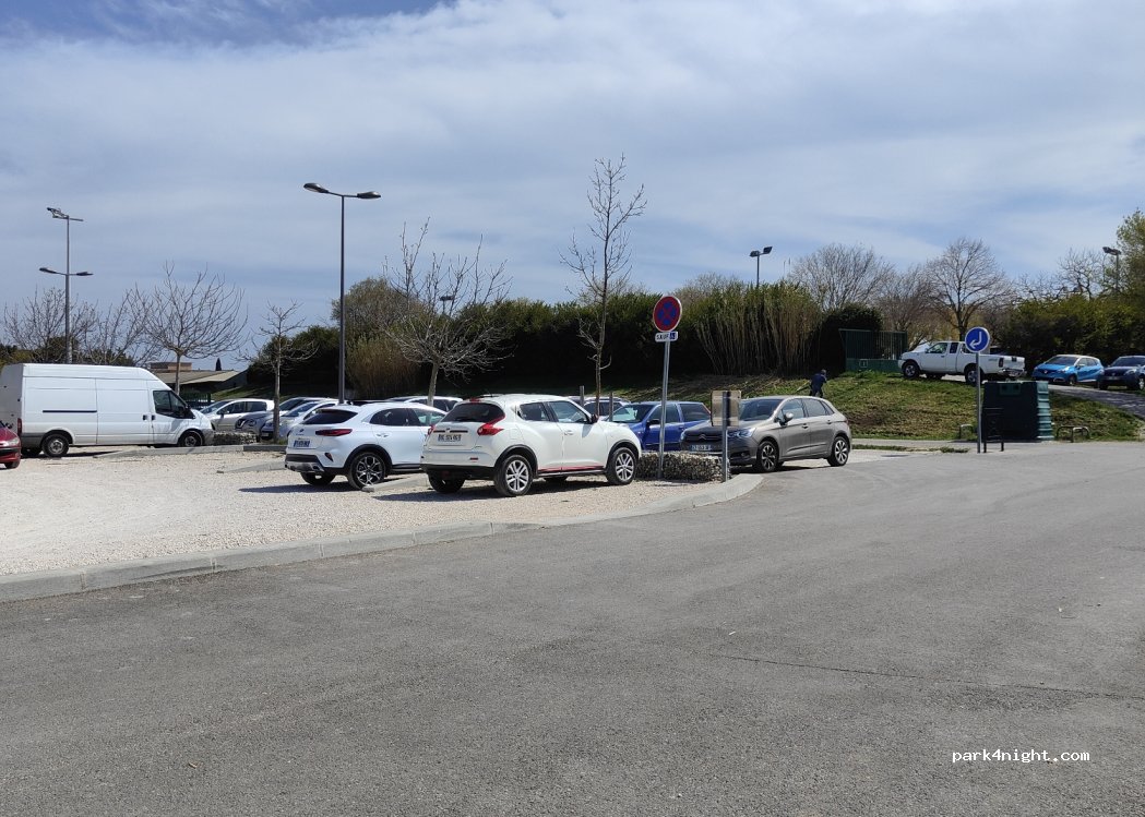 (84320) Entraigues-sur-la-Sorgue - 292 Avenue des Lucines — foto