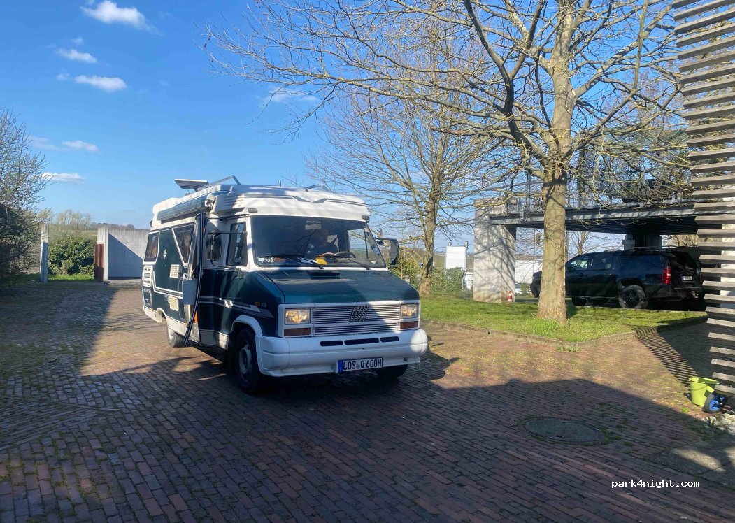 (35510) Butzbach - 8 Robert-Bosch-Straße — foto