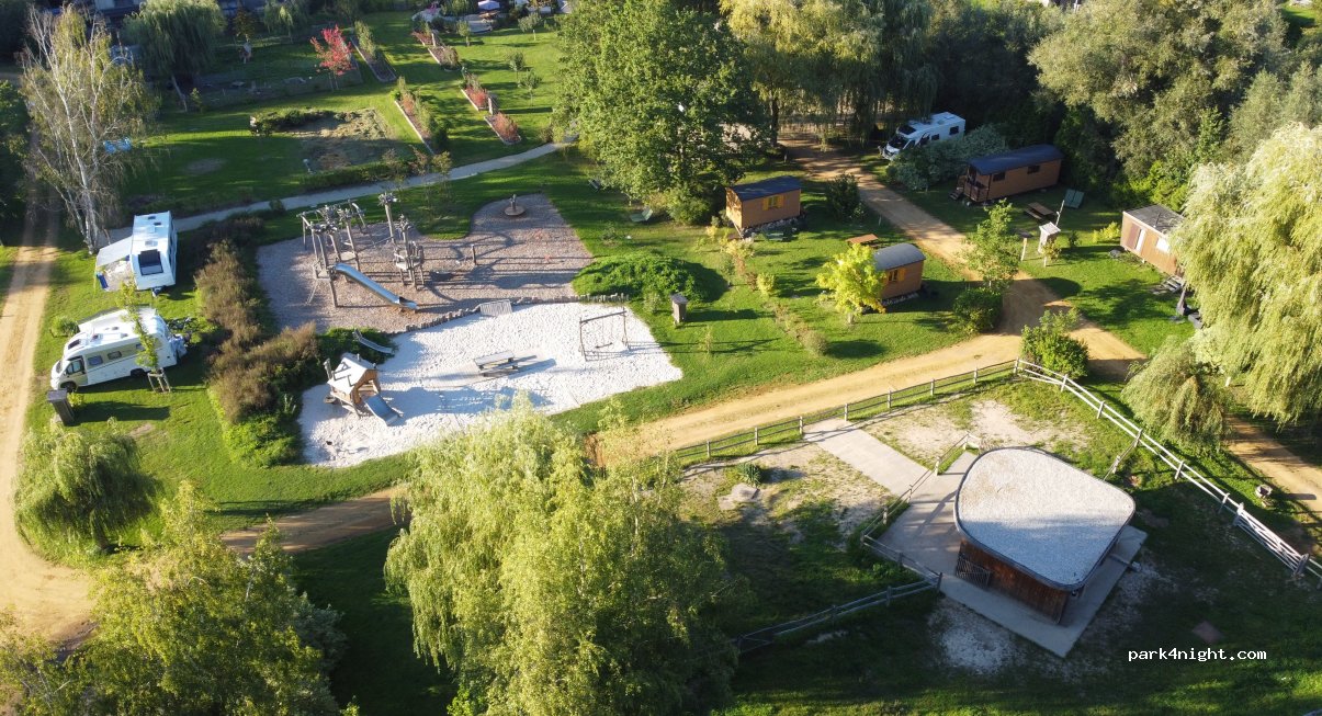 Willow Camp — foto